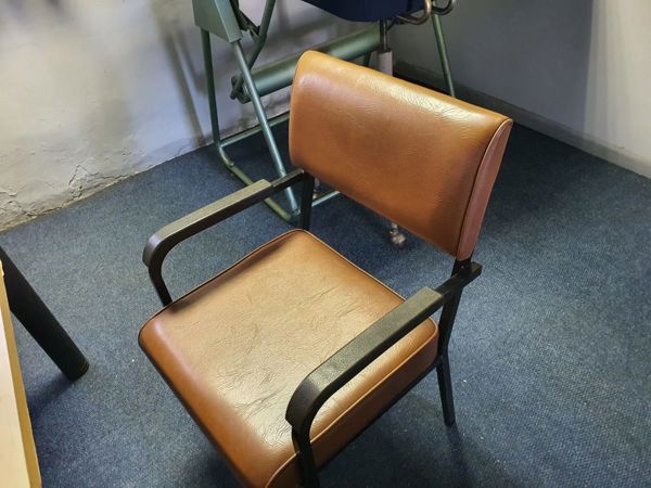 ~/upload/Lots/148239/AdditionalPhotos/ihunrcl5kilus/Office Chair 2_t600x450.jpg
